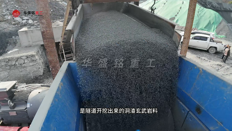 液壓對輥制砂機(jī)